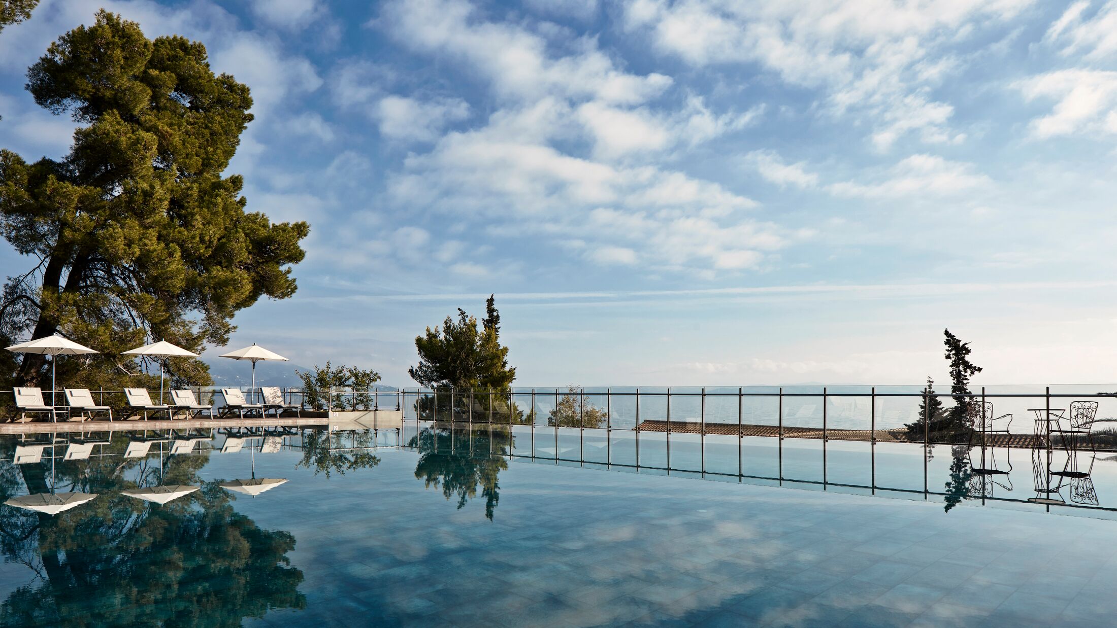 Luxury hotels in corfu